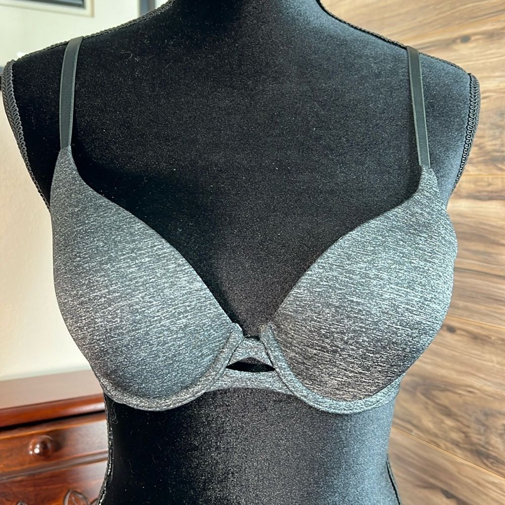 Victoria’s Secret | Dark Gray Perfect Shape Padded Underwire Bra | Size 32D